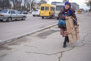transnistria unrecognized country tiraspol moldova stefano majno old woman.jpg